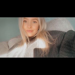 Meet your Posher, Laynie